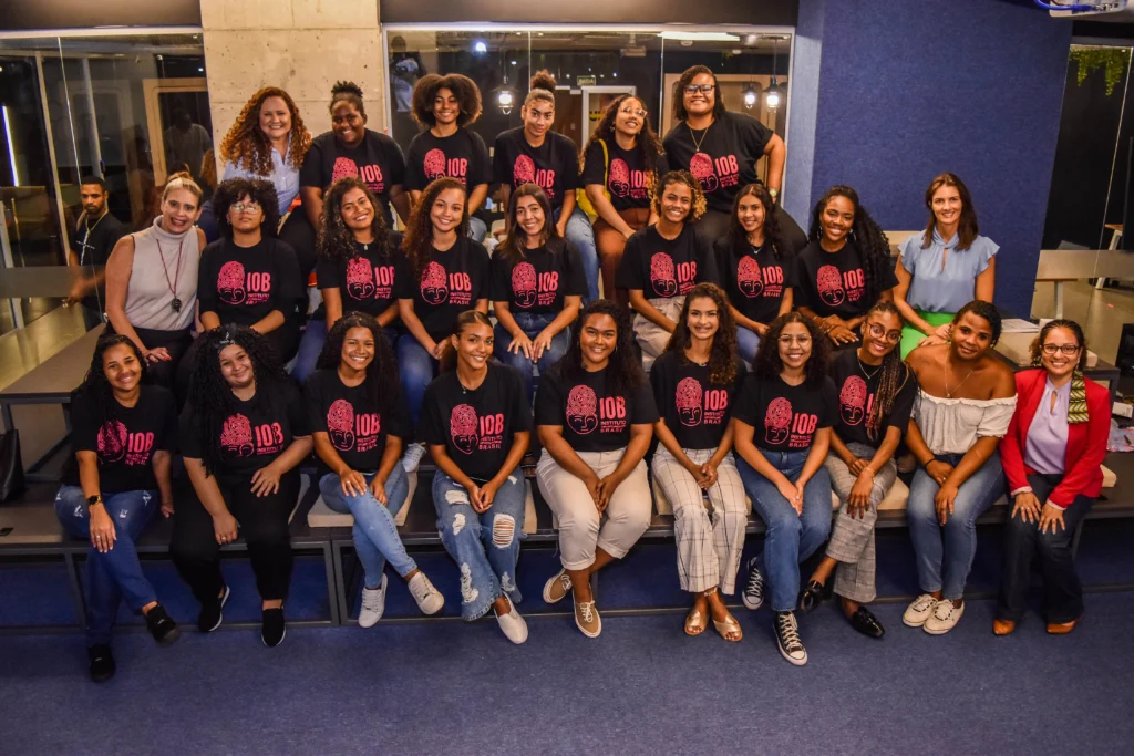 Estudante cria clube de programação para meninas - Instituto de